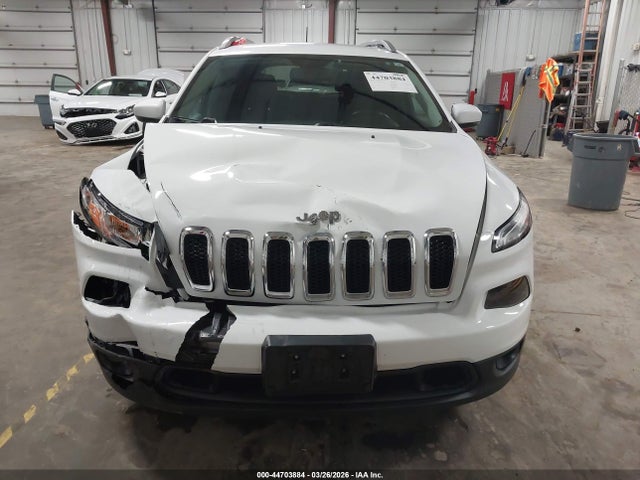 44703884 :رقم المزاد ، 1C4PJLCB4HW574345 vin ، 2017 Jeep Cherokee Latitude Fwd مزاد بيع