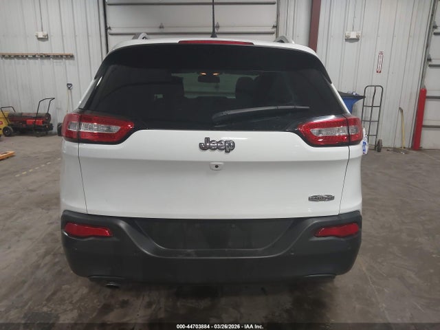 44703884 :رقم المزاد ، 1C4PJLCB4HW574345 vin ، 2017 Jeep Cherokee Latitude Fwd مزاد بيع