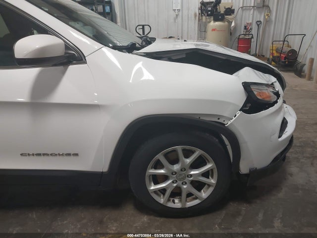 44703884 :رقم المزاد ، 1C4PJLCB4HW574345 vin ، 2017 Jeep Cherokee Latitude Fwd مزاد بيع