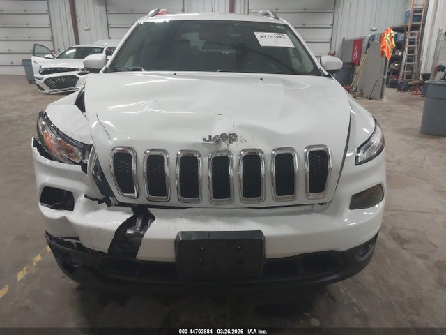 44703884 :رقم المزاد ، 1C4PJLCB4HW574345 vin ، 2017 Jeep Cherokee Latitude Fwd مزاد بيع