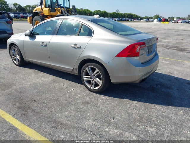 2015 VOLVO S60 YV140MFD2F1318850 Photo 2