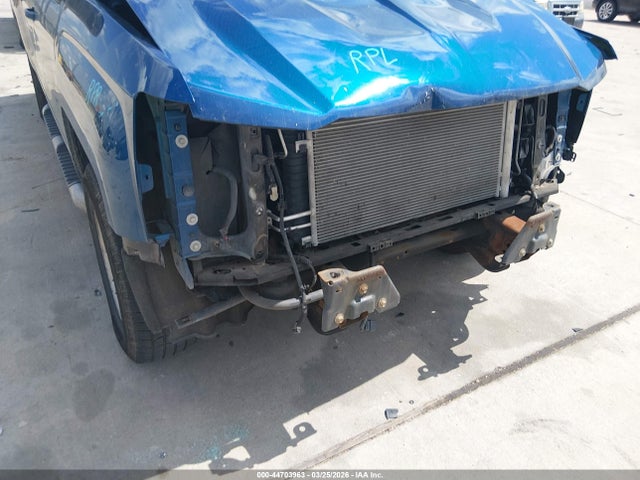 Продажа на аукционе авто 2018 Chevrolet Silverado 1500 1lt, vin: 3GCPCRECXJG273893, номер лота: 44703963