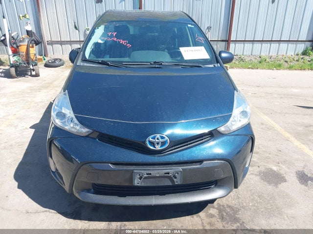 JTDZN3EU4HJ057801 Toyota Prius V Four