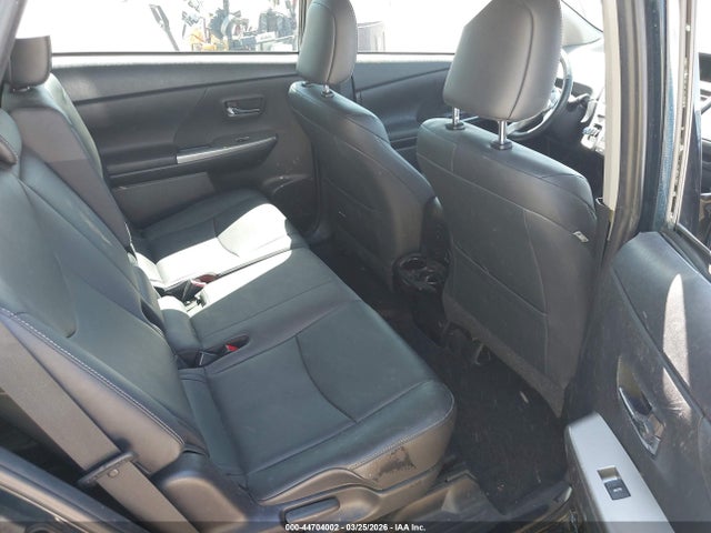JTDZN3EU4HJ057801 Toyota Prius V Four