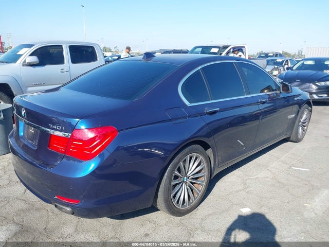 2011 BMW 740I WBAKA4C53BC613233 Photo 3