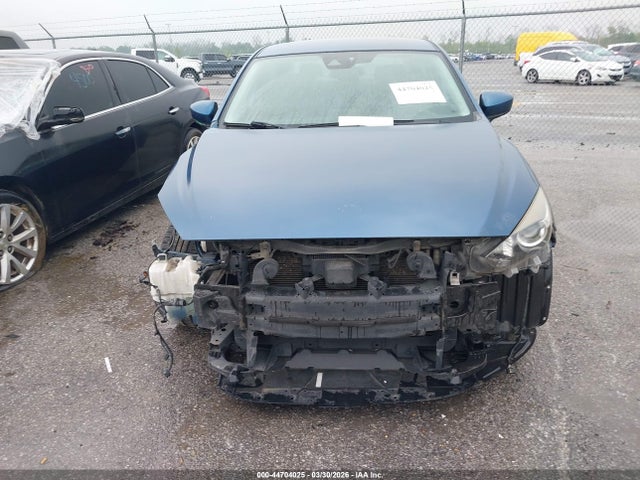 Продаж на аукціоні авто 2018 Mazda Mazda3 Sport, vin: 3MZBN1U76JM172553, номер лоту: 44704025