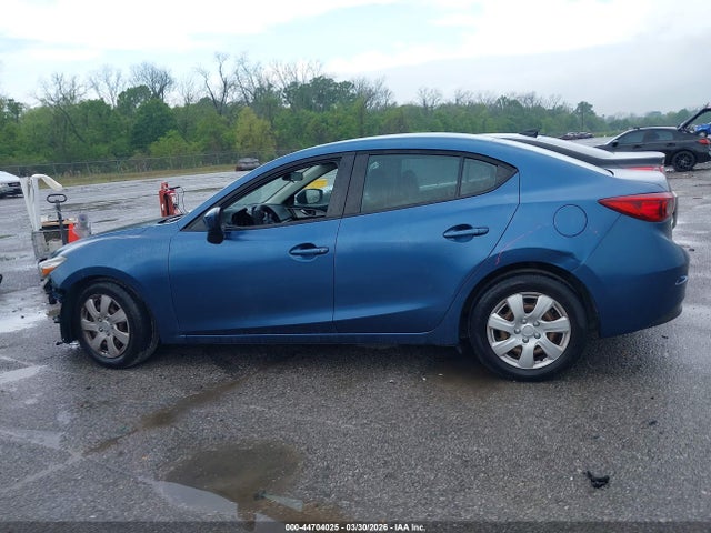 Продаж на аукціоні авто 2018 Mazda Mazda3 Sport, vin: 3MZBN1U76JM172553, номер лоту: 44704025