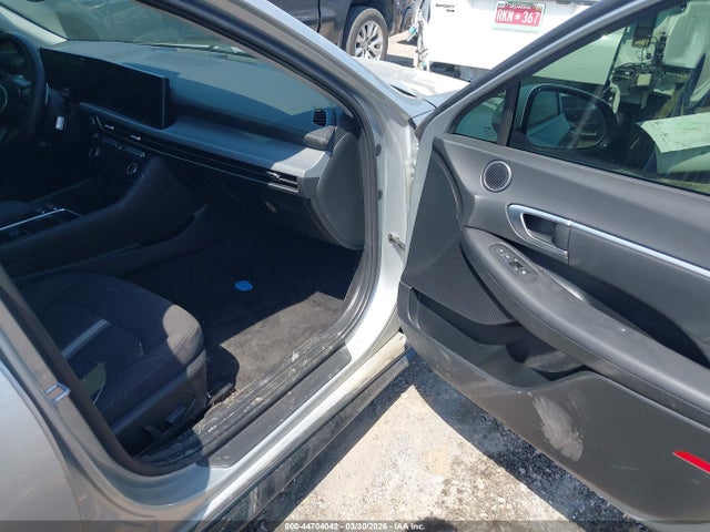 2024 Hyundai Sonata Hybrid Sel მანქანა იყიდება აუქციონზე, vin: KMHL34JJ3RA093893, აუქციონის ნომერი: 44704042