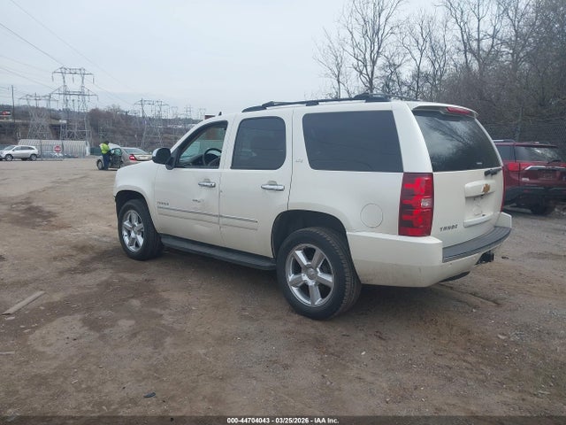 2013 CHEVROLET TAHOE 1GNSKCE01DR201850 Photo 2