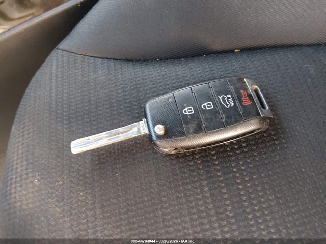 5XYKTCA61EG546098 KIA SORENTO LX