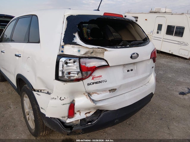 5XYKTCA61EG546098 KIA SORENTO LX