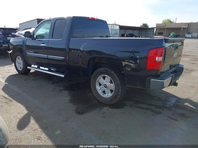 2013 CHEVROLET SILVERADO 1500 1GCRKSE77DZ222524 Photo 2