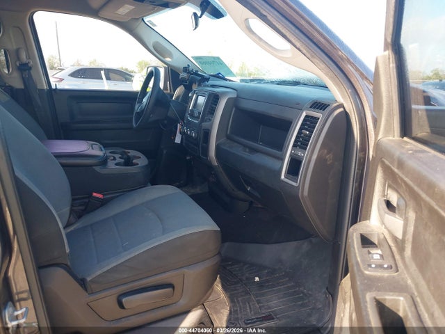 Продаж на аукціоні авто 2022 Ram 1500 Classic Tradesman  4x2 6'4 Box, vin: 1C6RR6FG2NS149338, номер лоту: 44704060