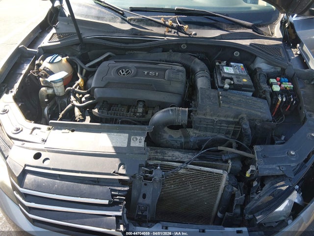Aukcja sprzedaży 2015 Volkswagen Passat 1.8t Limited Edition, vin: 1VWAT7A33FC077284, numer aukcji: 44704059