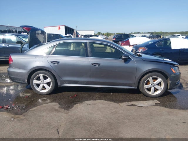 Aukcja sprzedaży 2015 Volkswagen Passat 1.8t Limited Edition, vin: 1VWAT7A33FC077284, numer aukcji: 44704059