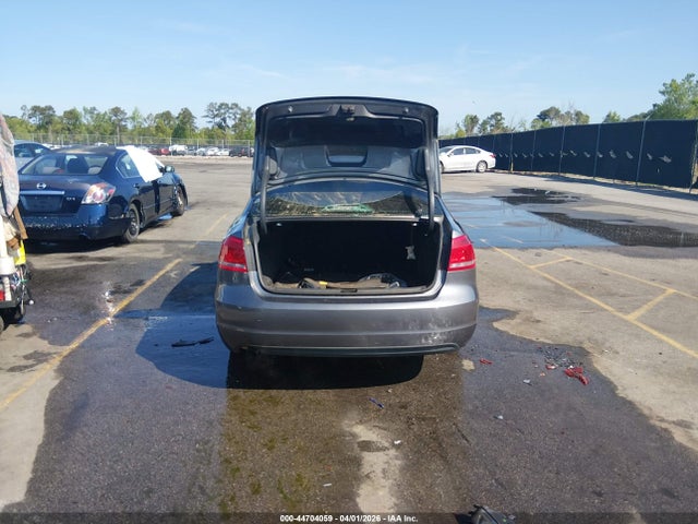 Aukcja sprzedaży 2015 Volkswagen Passat 1.8t Limited Edition, vin: 1VWAT7A33FC077284, numer aukcji: 44704059