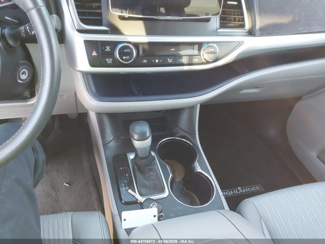 5TDZKRFH7GS169619 Toyota Highlander Le Plus V6