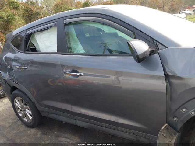 Продаж на аукціоні авто 2016 Hyundai Tucson Se, vin: KM8J23A41GU116095, номер лоту: 44704091