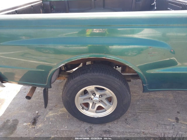 44704096 :رقم المزاد ، 4F4YR12D51TM18818 vin ، 2001 Mazda B2300 Se/sx مزاد بيع