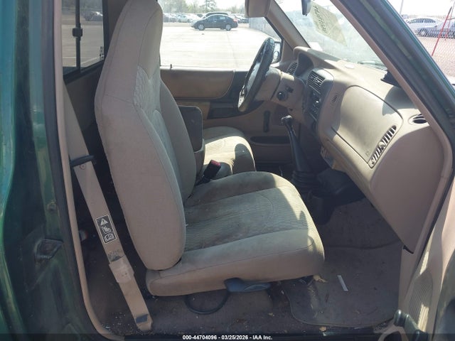 44704096 :رقم المزاد ، 4F4YR12D51TM18818 vin ، 2001 Mazda B2300 Se/sx مزاد بيع