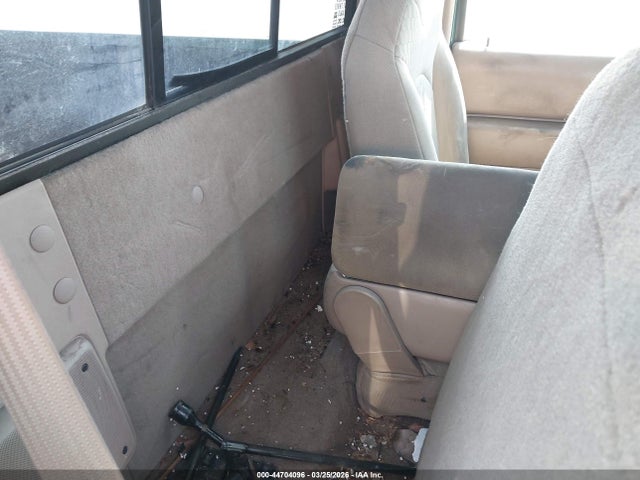 44704096 :رقم المزاد ، 4F4YR12D51TM18818 vin ، 2001 Mazda B2300 Se/sx مزاد بيع