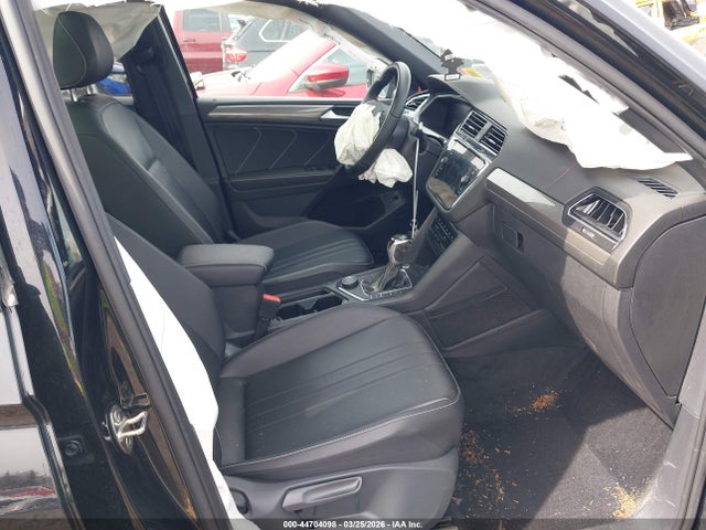 Aukcja sprzedaży 2022 Volkswagen Tiguan 2.0t Se R-line Black, vin: 3VV8B7AX1NM091321, numer aukcji: 44704098