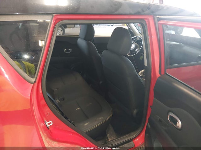 KNDJP3A56G7318024 KIA SOUL +