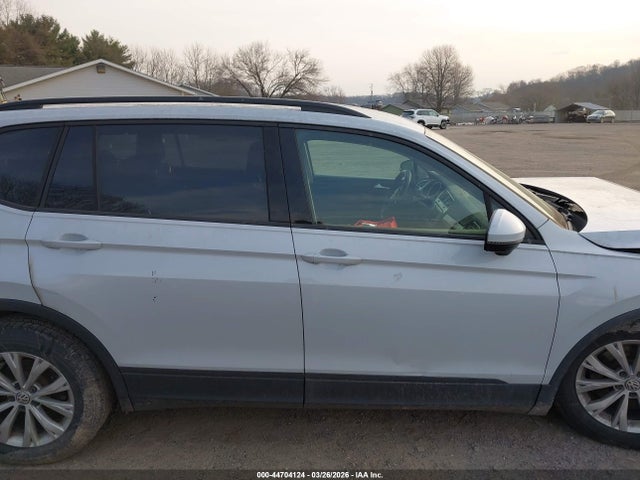 Продажа на аукционе авто 2018 Volkswagen Tiguan 2.0t S, vin: 3VV0B7AX1JM049996, номер лота: 44704124
