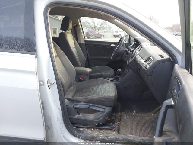 Продажа на аукционе авто 2018 Volkswagen Tiguan 2.0t S, vin: 3VV0B7AX1JM049996, номер лота: 44704124
