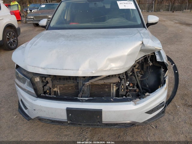 Продажа на аукционе авто 2018 Volkswagen Tiguan 2.0t S, vin: 3VV0B7AX1JM049996, номер лота: 44704124