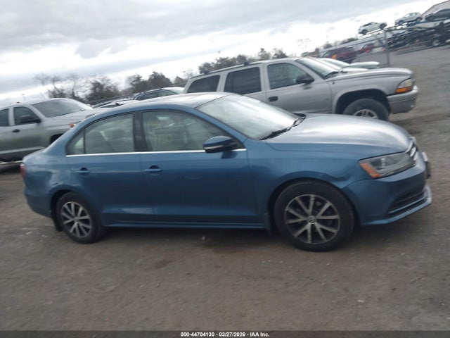 2017 Volkswagen Jetta 1.4t Se მანქანა იყიდება აუქციონზე, vin: 3VWDB7AJ2HM238854, აუქციონის ნომერი: 44704130