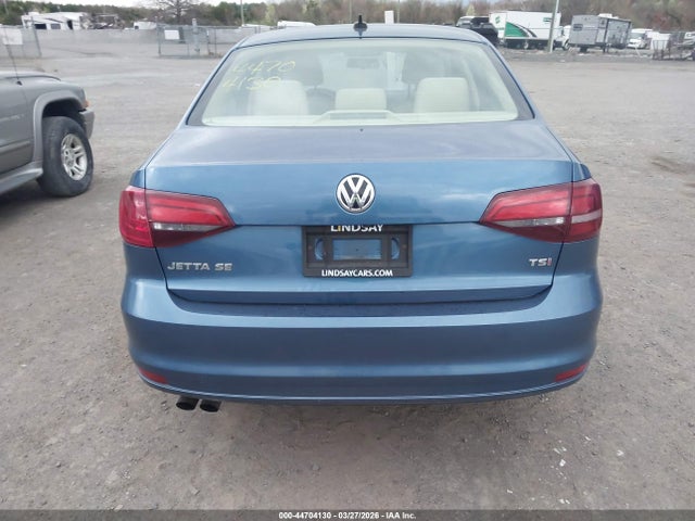 2017 Volkswagen Jetta 1.4t Se მანქანა იყიდება აუქციონზე, vin: 3VWDB7AJ2HM238854, აუქციონის ნომერი: 44704130