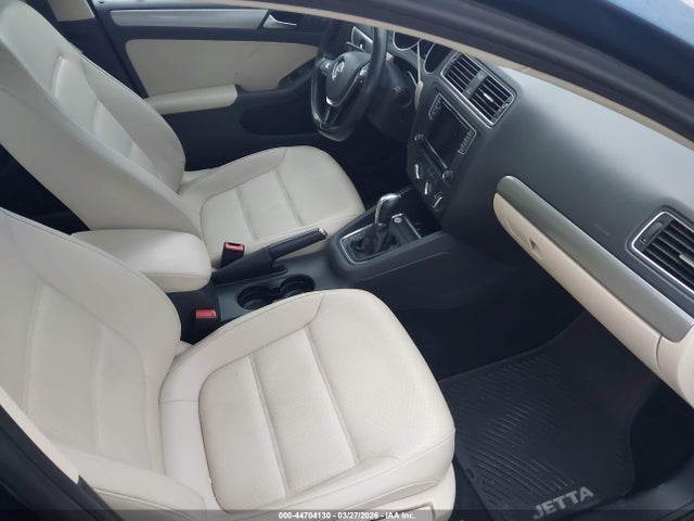 2017 Volkswagen Jetta 1.4t Se მანქანა იყიდება აუქციონზე, vin: 3VWDB7AJ2HM238854, აუქციონის ნომერი: 44704130