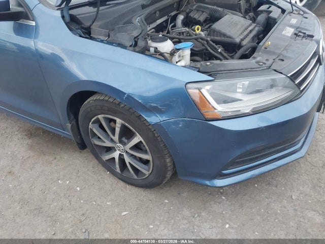 2017 Volkswagen Jetta 1.4t Se მანქანა იყიდება აუქციონზე, vin: 3VWDB7AJ2HM238854, აუქციონის ნომერი: 44704130