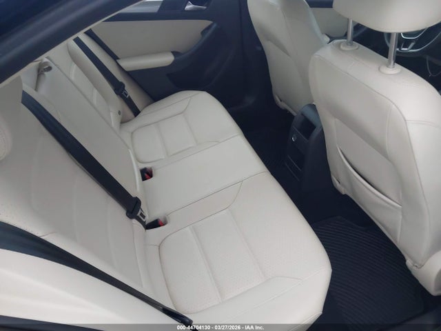 2017 Volkswagen Jetta 1.4t Se მანქანა იყიდება აუქციონზე, vin: 3VWDB7AJ2HM238854, აუქციონის ნომერი: 44704130