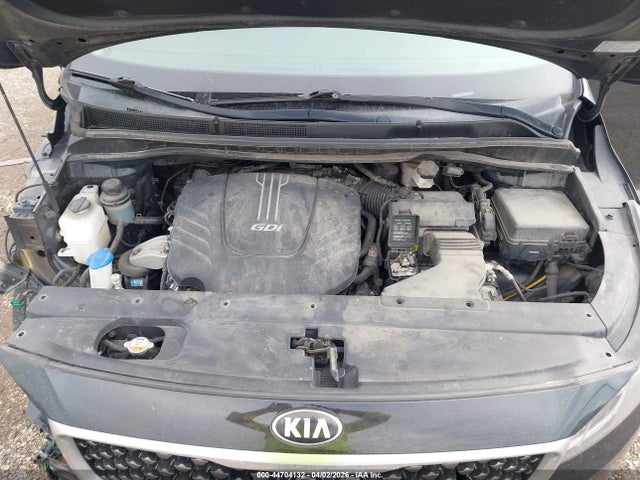 44704132 :رقم المزاد ، KNDMB5C14H6335350 vin ، 2017 Kia Sedona Lx مزاد بيع
