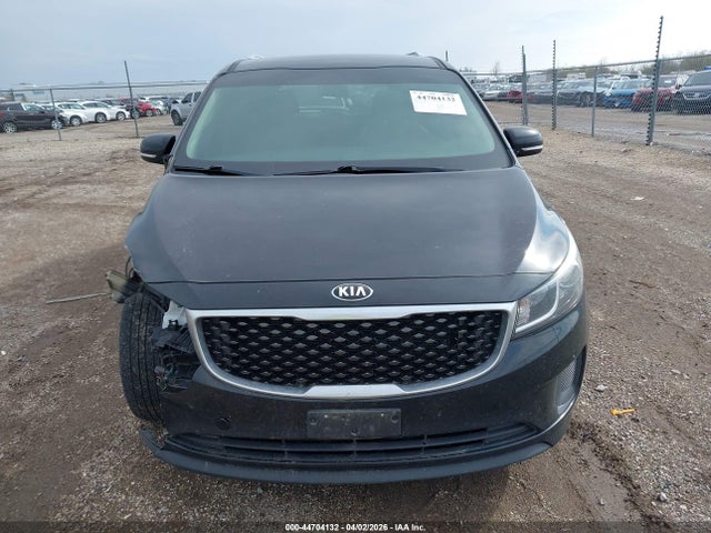 44704132 :رقم المزاد ، KNDMB5C14H6335350 vin ، 2017 Kia Sedona Lx مزاد بيع