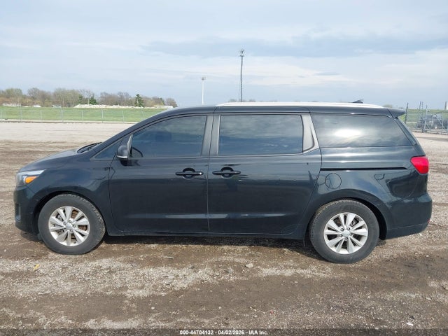 44704132 :رقم المزاد ، KNDMB5C14H6335350 vin ، 2017 Kia Sedona Lx مزاد بيع
