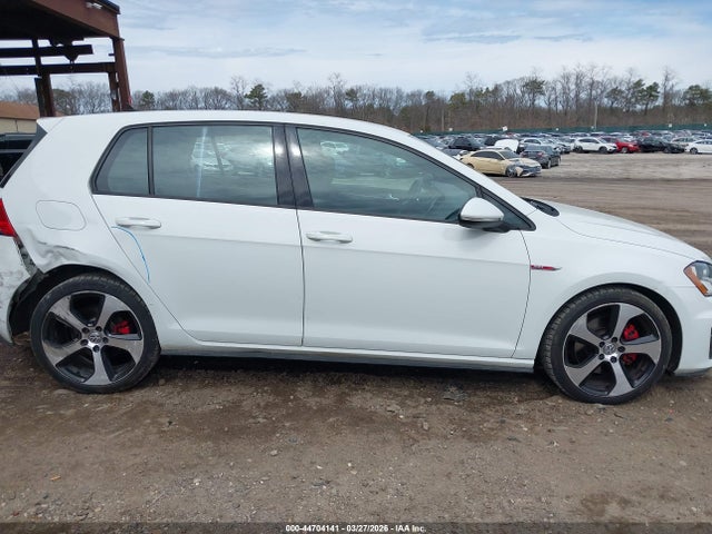 Продажа на аукционе авто 2017 Volkswagen Golf Gti Autobahn 4-door/s 4-door/se 4-door/sport 4-door, vin: 3VW5T7AU7HM063836, номер лота: 44704141