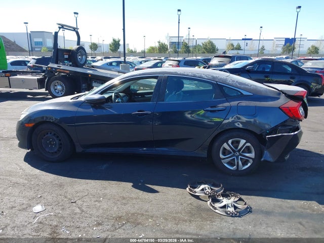 2HGFC2F51JH603618 Honda Civic Lx