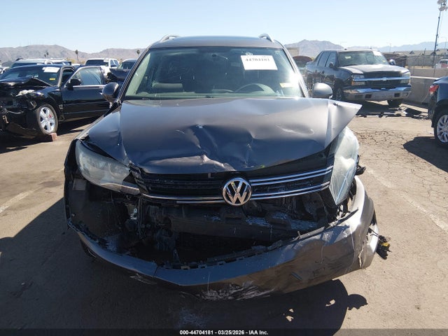 44704181 :رقم المزاد ، WVGAV3AX4EW545962 vin ، 2014 Volkswagen Tiguan Sel مزاد بيع