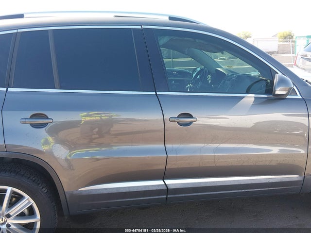 44704181 :رقم المزاد ، WVGAV3AX4EW545962 vin ، 2014 Volkswagen Tiguan Sel مزاد بيع