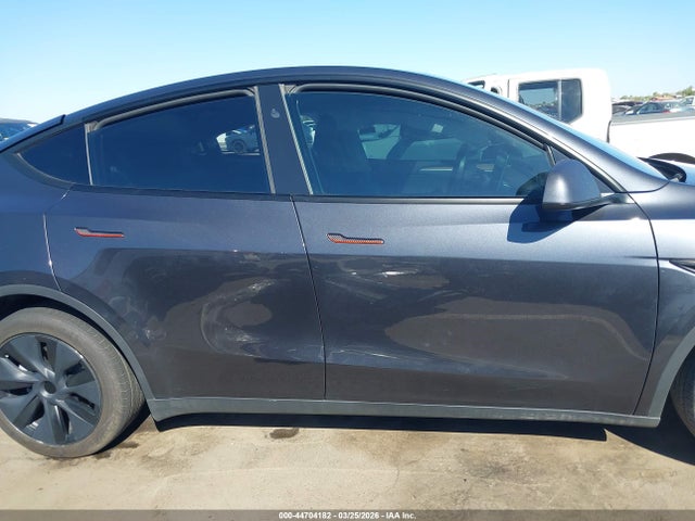 Продажа на аукционе авто 2024 Tesla Model Y Long Range Dual Motor All-wheel Drive, vin: 7SAYGDEE1RF160478, номер лота: 44704182