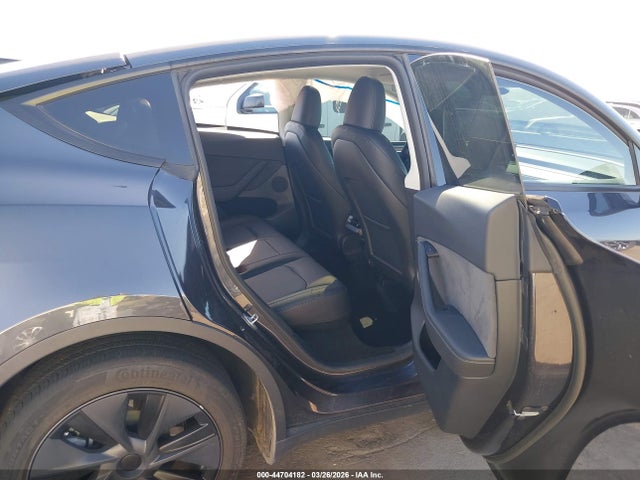 Продажа на аукционе авто 2024 Tesla Model Y Long Range Dual Motor All-wheel Drive, vin: 7SAYGDEE1RF160478, номер лота: 44704182