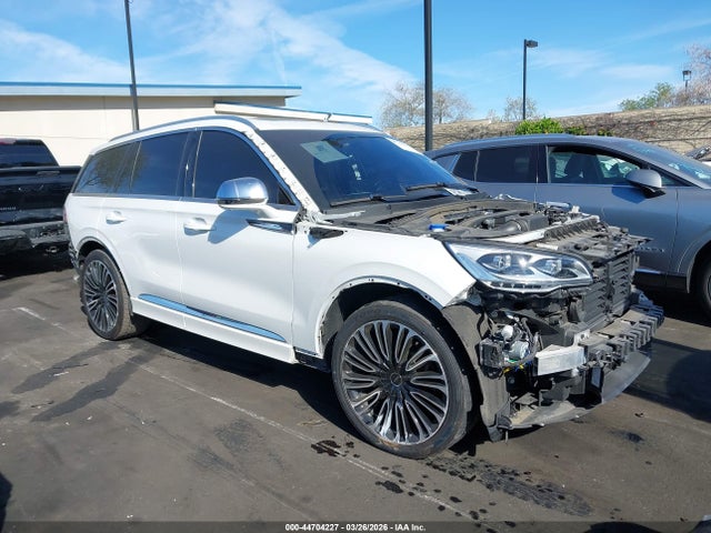 5LM5J9XC5LGL00936 Lincoln Aviator Black Label