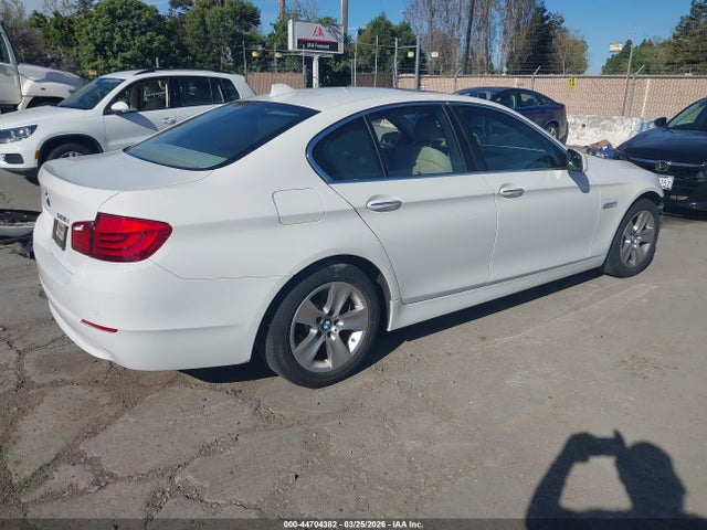 44704382 :رقم المزاد ، WBAFR1C56BC740583 vin ، 2011 Bmw 528i مزاد بيع