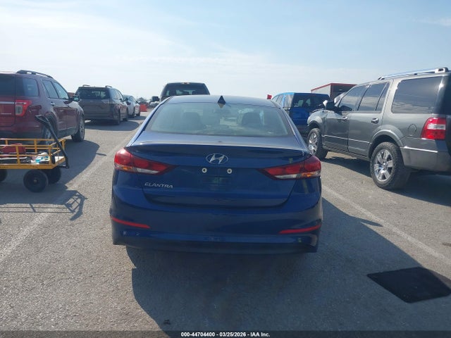 2017 Hyundai Elantra Se მანქანა იყიდება აუქციონზე, vin: 5NPD84LF0HH072283, აუქციონის ნომერი: 44704400