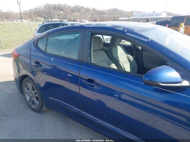 2017 Hyundai Elantra Se მანქანა იყიდება აუქციონზე, vin: 5NPD84LF0HH072283, აუქციონის ნომერი: 44704400