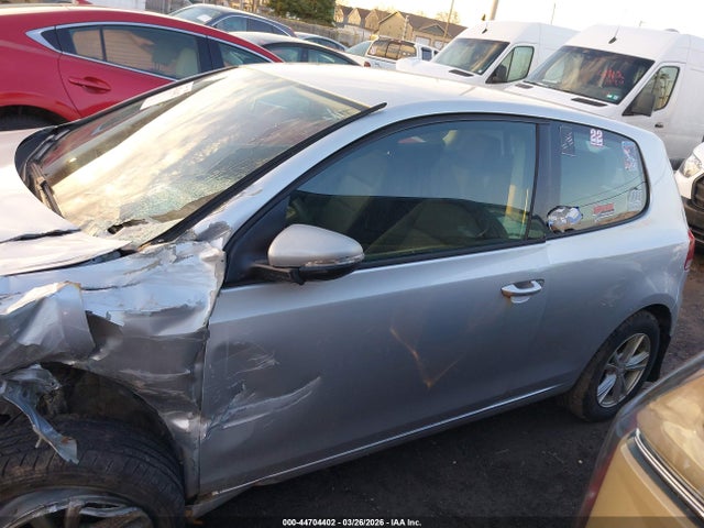 44704402 :رقم المزاد ، WVWBB7AJ0CW252223 vin ، 2012 Volkswagen Golf 2.5l 2-door مزاد بيع