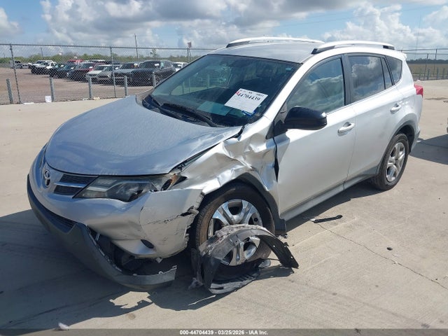 Toyota RAV4 LE 2014 2T3ZFREV6EW081832 Image 2